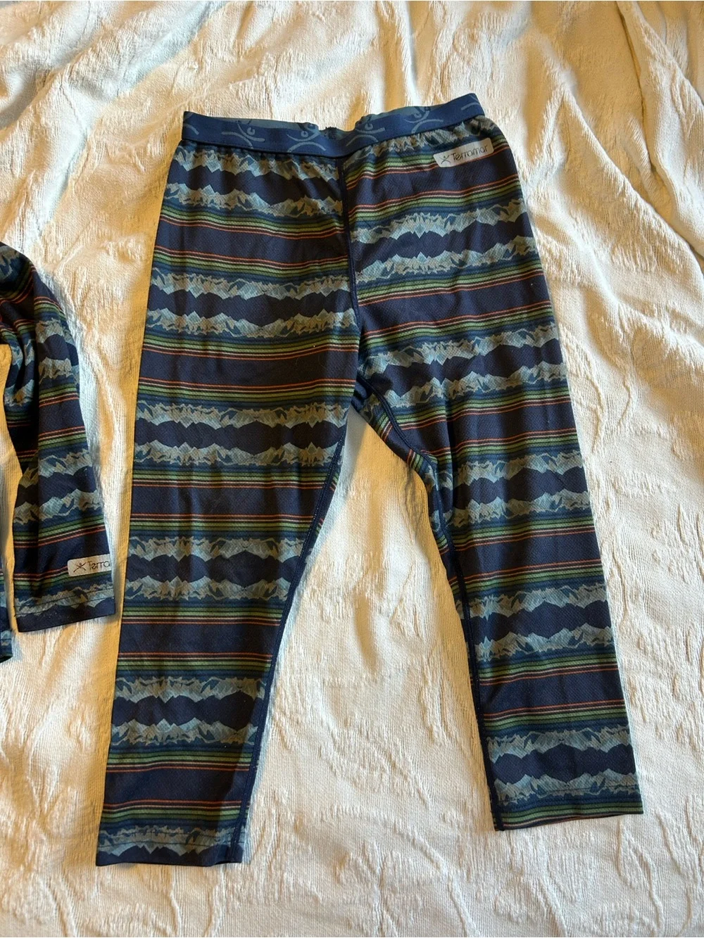 Terramar Kids Boys 4T Thermal Baselayer Set Top & Pants Mountains Stripes